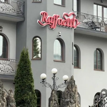 Raffaello Hotel *